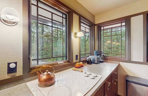 Bittinger House | Fleur de Montagna - Official Fallingwater Lodging Partner