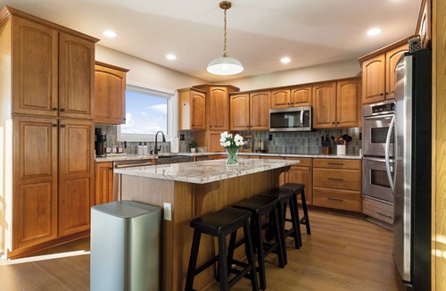 Shelbyville House | Flint Ridge Reserve - Sleeps 29 Heated PoolHotTub - Golf Sim - Arcade - Games