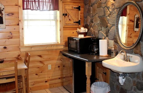 Flintstone Cabin | Flintstone Vacation Rental for the Best Weekend Getaways in Maryland