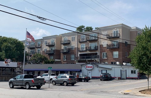 Clemson Apartment | FOOTBALL! Walk to stadium & campus & DT! FREE Parking! Behind Esso!