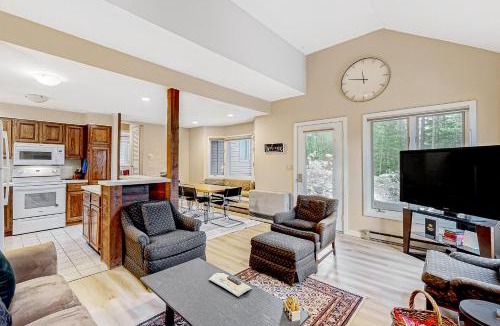 Waterville Valley Apartment | Forest Hideaway