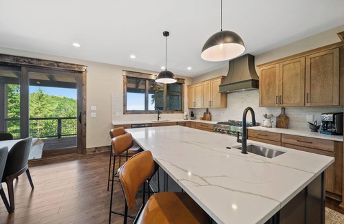 Elk Park House | Four Eaglets Lodge at Eagles Nest - 5 Suites, Mountain View, Game Room