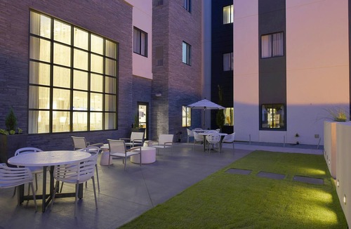 Little Rock Medical District Condo | Free Breakfast Buffet. Close to Medical Center. Good for Groups!