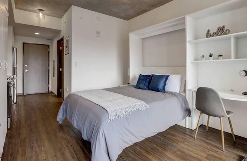 Lower East Side Apartment | Frontdesk | Modern Studio Apt near East Town