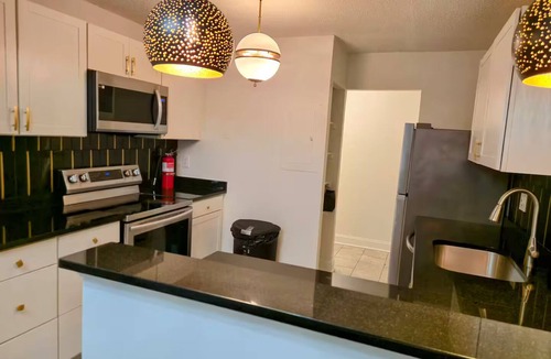 Herndon Apartment | Full apartment, 7 minutes from dulles airport