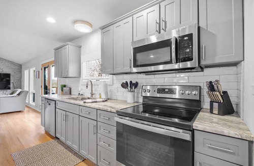Rogers House | Fuller House: Waterfront > Hot Tub > Fire Pit > Game Room
