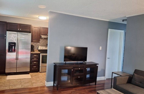 Downtown Knoxville Apartment | Fully furnished 2-bedroom close to UT and medical facilities.