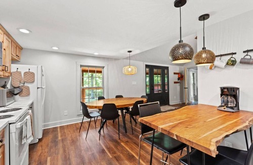 Stanton Cabin | Furnace Mountain Retreat- Hot Tub, Fireplace, Covered Deck, WiFi