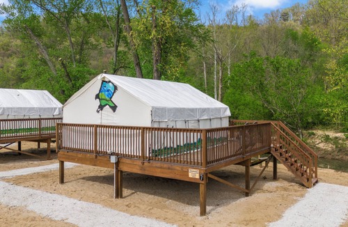 Stanton RV Rental | Furnished Glamping Tent/2 Queen Beds/Red River Access- Soaring Eagle - #7