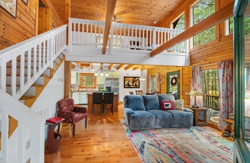 Vein Mountain Cabin | Gated neighborhood - Hot Tub & Fire Pit