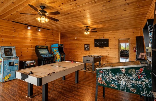 Pittman Center House | Gatlinburg Mansion Cabin