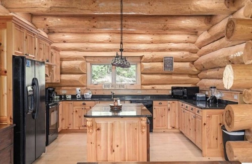 Pittman Center Cabin | Gatlnburg Cabin Creek Retreat
