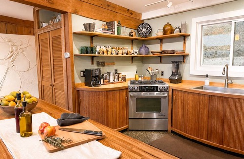 Bakersville Cabin | Glass House Mt Mitchell Views 5 Min to Penland