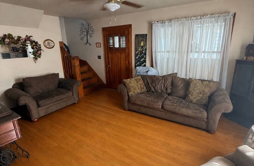 Leadsville House | Gorgeous 2-bedroom house in charming Elkins