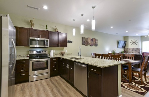 Branson Condo | GORGEOUS 3-BEDROOM LUXURY CONDO/HEART OF BRANSON/INDOOR POOL/SPACIOUS/NO-STEPS!