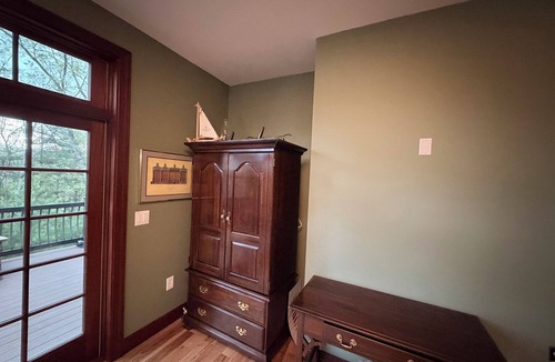 Baker House | Gorgeous house in Lost River Valley with soaring ceilings & sky lit windows.