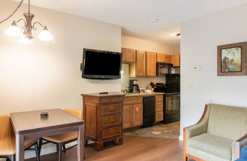 Gatlinburg Villa | Gorgoeus Mountain Loft, 1 Bedroom Deluxe Villa