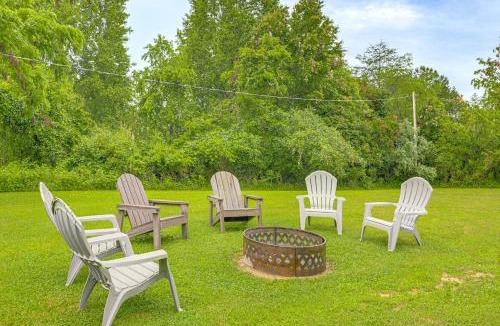 Primrose House | 'Grandma's Farm House' on 125 Acres w/Fire Pit!