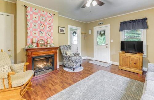 Primrose House | 'Grandma's Farm House' on 125 Acres w/Fire Pit!