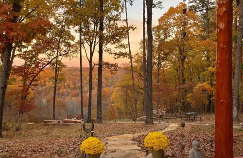 Eureka Springs Cabin | Grateful Mountain Retreat