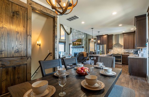 Banner Elk Cabin | Grayling Lodge - Eagles Nest, Pet Friendly, Outdoor Fireplace, Hot Tub