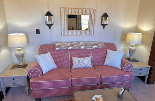 Marlinton Apartment | Greenbrier Suite @ The Electric Moon Inn. Your perfect getaway.