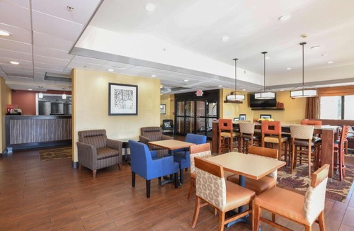 Dry Ridge Hotel | Hampton Inn Dry Ridge