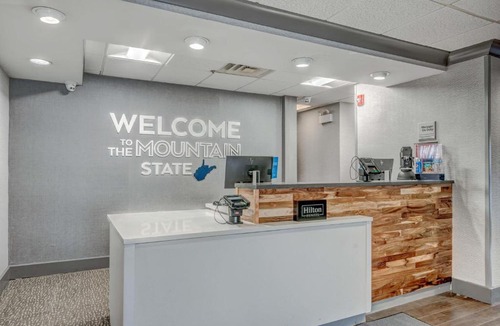 Morgantown Hotel | Hampton Inn Morgantown