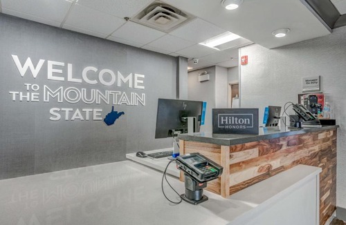 Morgantown Hotel | Hampton Inn Morgantown