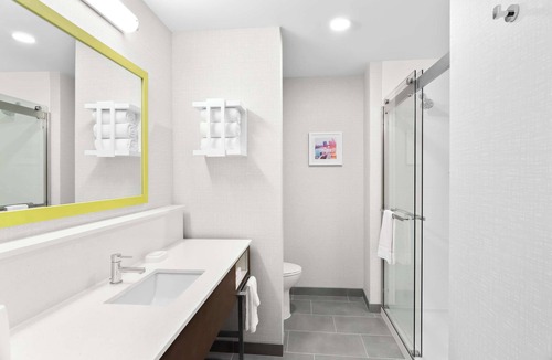 Illinois Medical District Hotel | Hampton Inn & Suites Chicago Medical District UIC