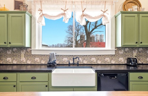 Prospect House | Harris House - Rustic Farmhouse on 200 Acres