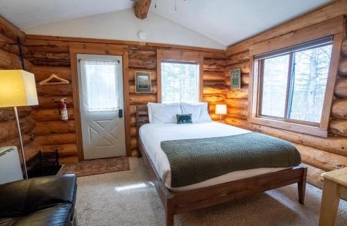 Fishhook Bed & Breakfast | Hatcher Pass Cabins