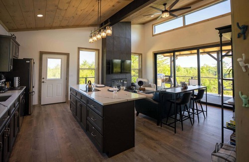 Rogers Cabin | Hazel Hollow | Hot Tub w/TV Steam Shower RRG