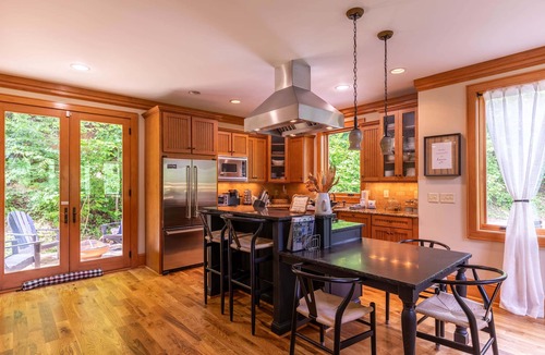 Elk Park House | Headwaters Hideaway 2 bed 2 and a half bath home in gated community near Banner Elk