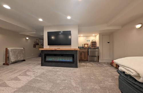 Stanton Cabin | Heated Indoor Pool | Net Bed | Theater | 100 acres