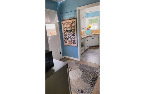 Roseburg House | Heavenly Bungalow, immaculately clean, close to downtown!