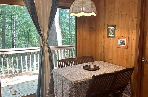 Aspers Cabin | Hidden Countryside Gem with Fire Pit & Tranquil Setting in Aspers, Pennsylvania
