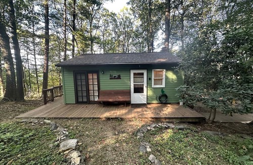 Aspers Cabin | Hidden Countryside Gem with Fire Pit & Tranquil Setting in Aspers, Pennsylvania