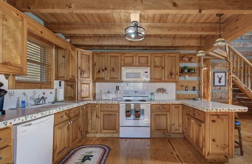 Baneberry Cabin | Hidden Cove | On Douglas Lake, Wraparound Porch