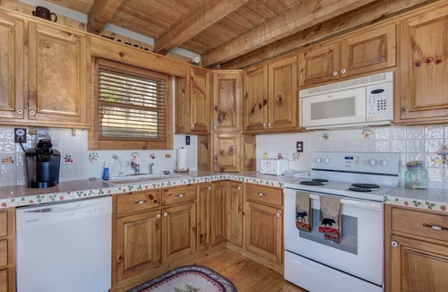 Baneberry Cabin | Hidden Cove | On Douglas Lake, Wraparound Porch