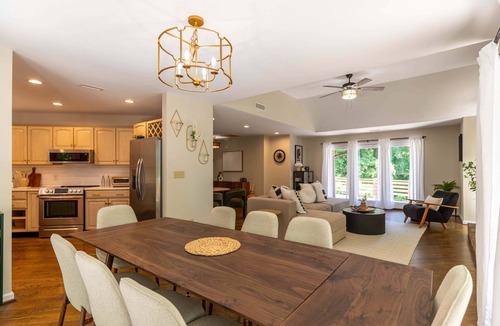 Lenoir Cabin | Hidden Falls | Private, Near Blowing Rock , Hot tub
