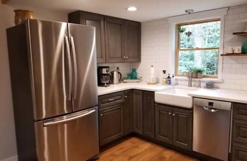 Pineola Cottage | Hidden Nest in Linville Landharbor. Only minutes from Grandfather Mountain