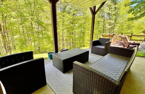 Jefferson House | Hidden Ridge Lodge-Spacious | Sleeps12 | Game Room | Firepit | Dog Friendly | Smart TV