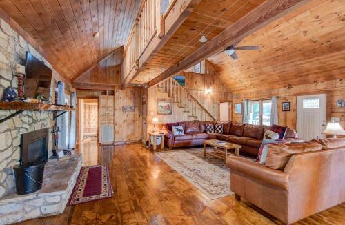 Fleetwood House | Hidden Serenity Hot Tub Fire Pit minutes from Boone