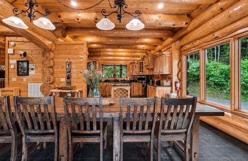 Pittman Center Cabin | Hideaway Lodge with Game Room & Hot Tub