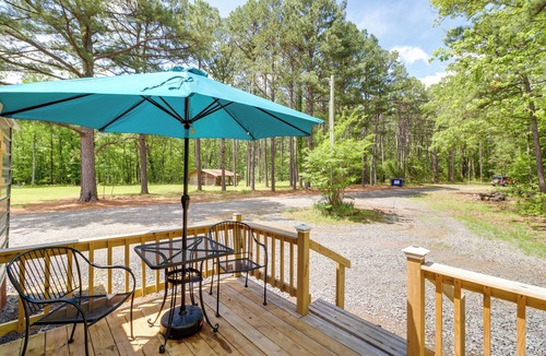 Higden Apartment | Higden Studio w/Private Deck < 1 Mi to Lake!