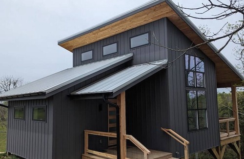 Frankfort Cabin | Highgrounds Modern Cabin with Loft - Ironweed