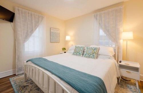 Johnson City House | Highland Cottage in the Heart of Johnson City