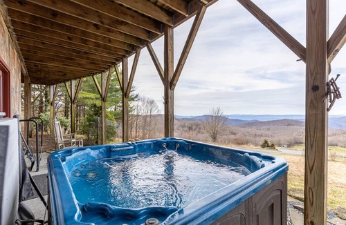 Banner Elk House | Highland Mist Pet Friendly, Beautiful Views, Hot Tub, Game Tables, Winery Close by