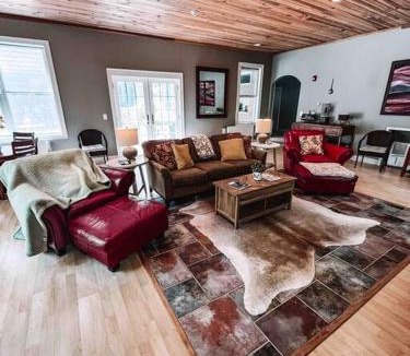 Scaly Mountain House | Highlands Retreat 7 Suite Mountain Home